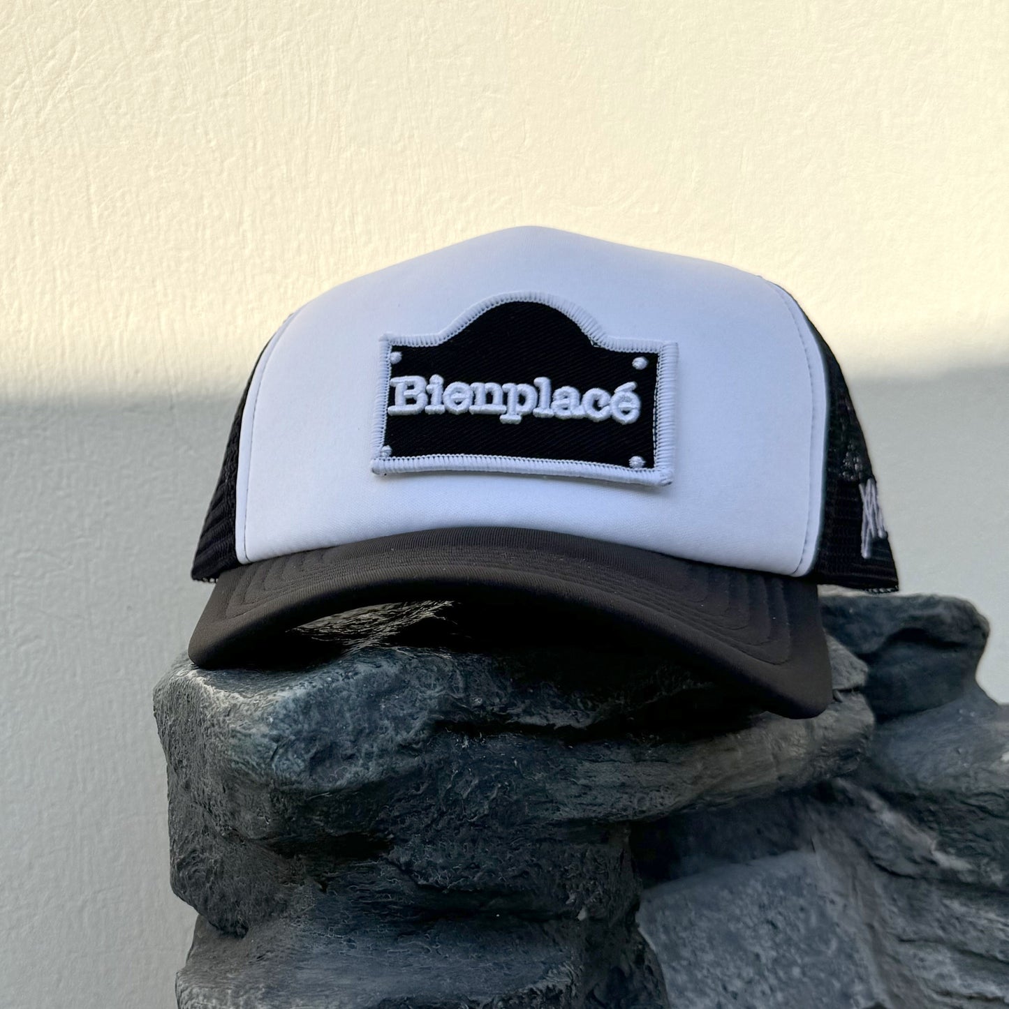 Casquette Trucker Bienplacé logo à Scratch Noire et blanche